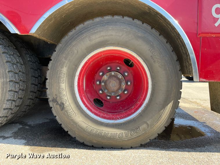 image for item FV9256 1994 Ford LNT9000  pumper fire truck