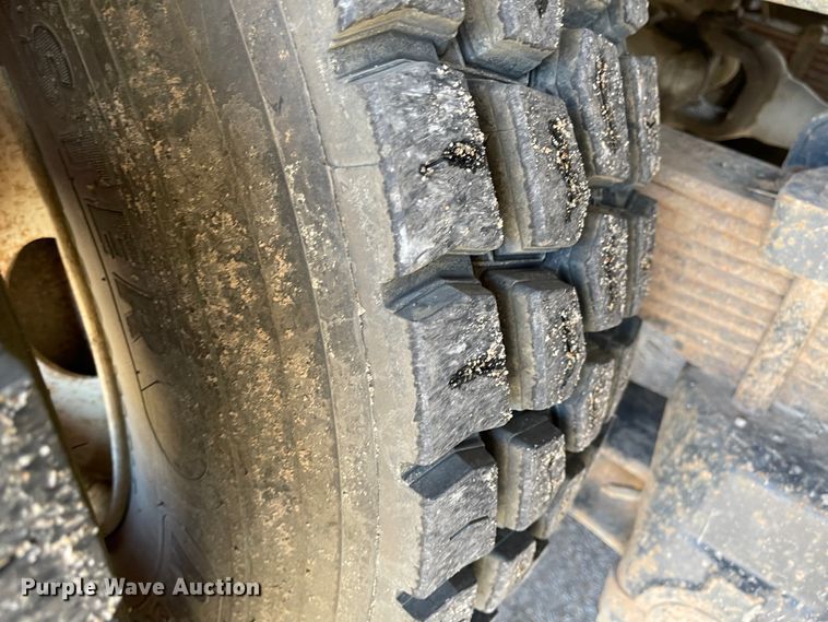 image for item FV9256 1994 Ford LNT9000  pumper fire truck