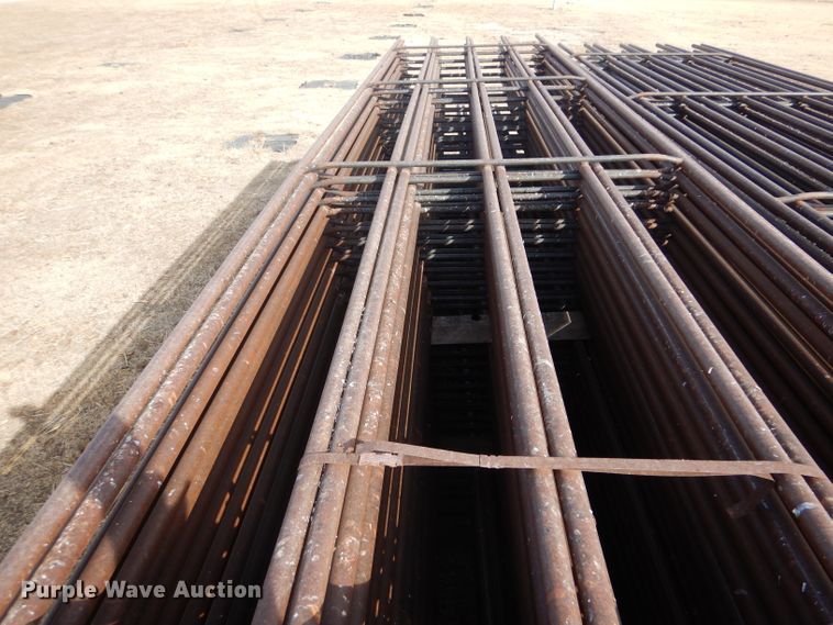 image for item IE9726 (60) continuous fence panels