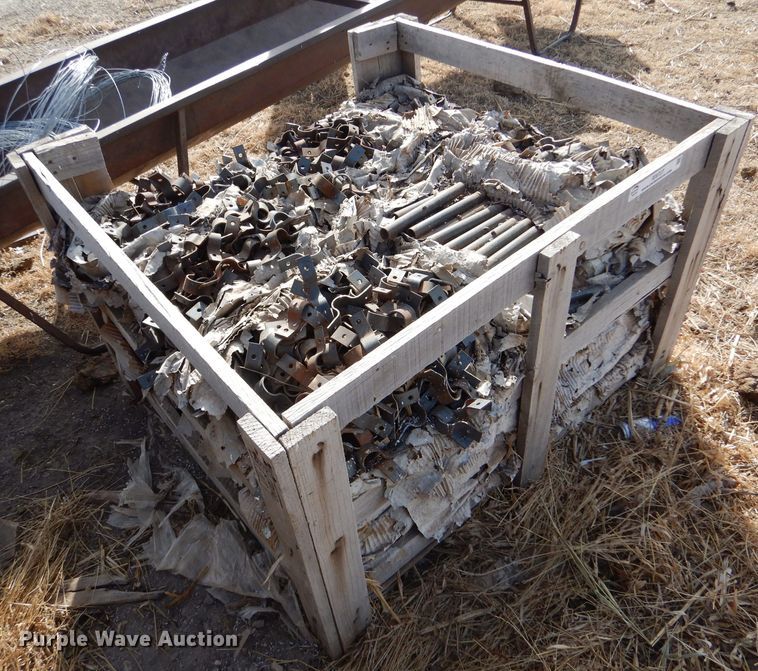 image for item IE9727 Continuous fence clips and splicer pipes