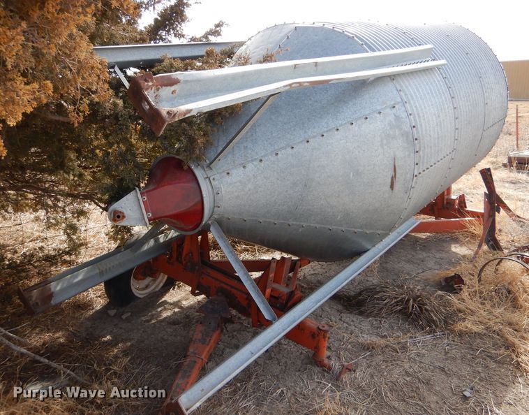 image for item IE9733 Grain bin