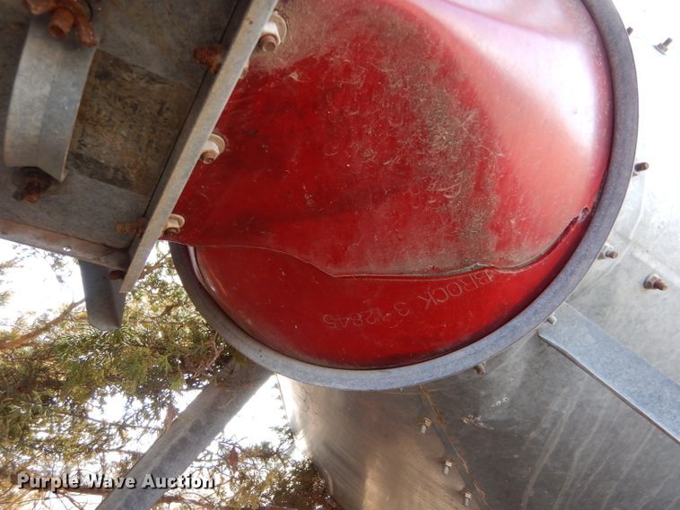 image for item IE9733 Grain bin