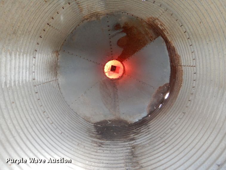 image for item IE9733 Grain bin