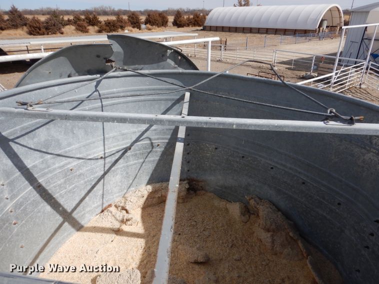 image for item IE9735 Grain bin