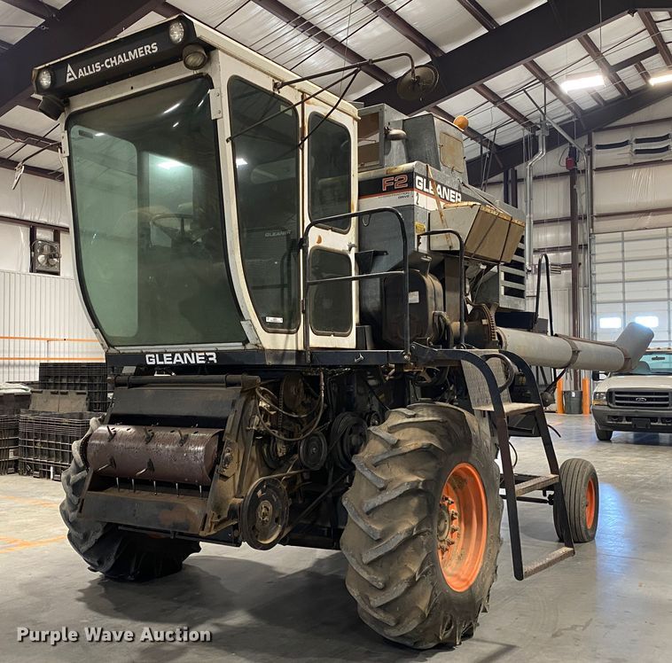 image for item IG9721 1979 Gleaner F2  combine