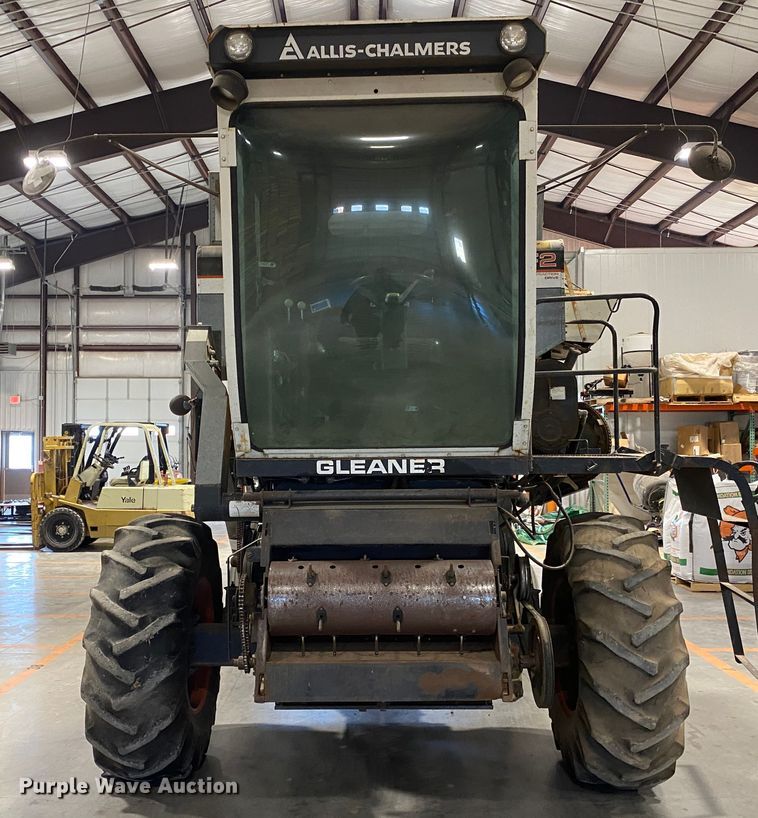 image for item IG9721 1979 Gleaner F2  combine