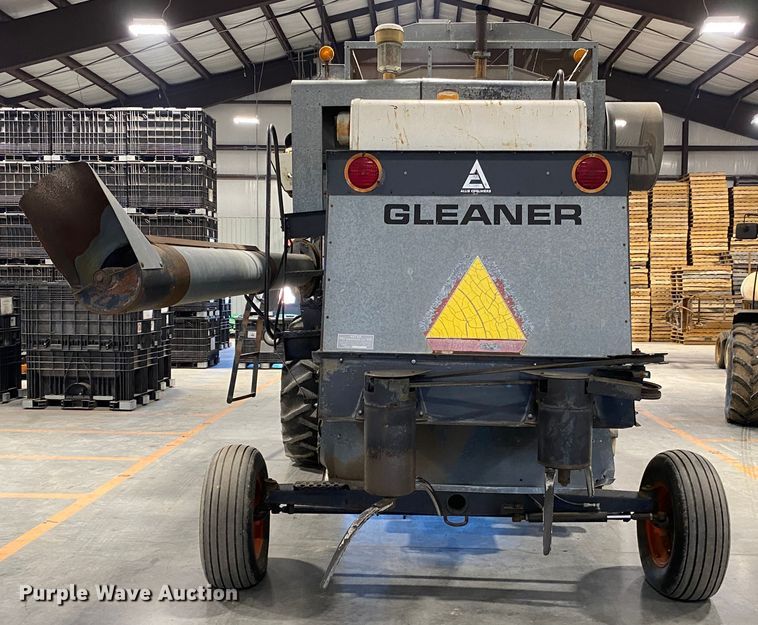 image for item IG9721 1979 Gleaner F2  combine