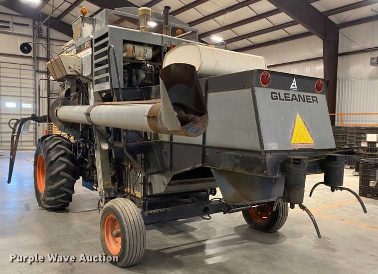 image for item IG9721 1979 Gleaner F2  combine