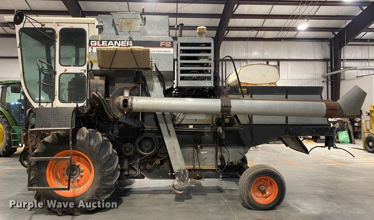 image for item IG9721 1979 Gleaner F2  combine