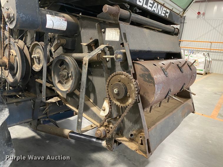 image for item IG9721 1979 Gleaner F2  combine