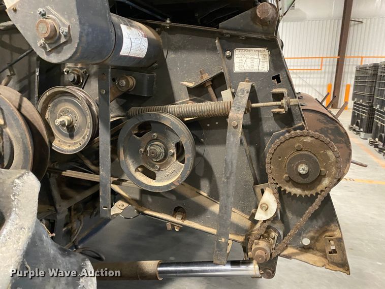 image for item IG9721 1979 Gleaner F2  combine