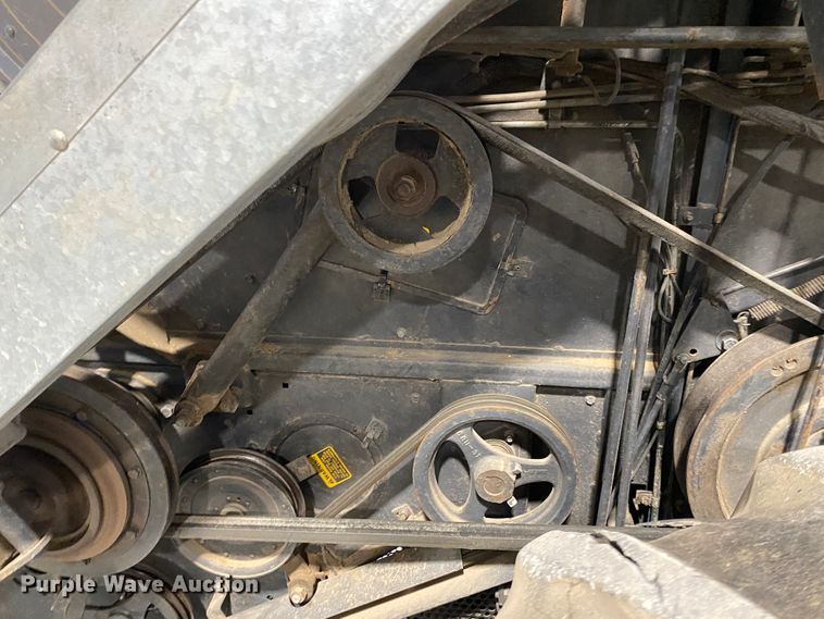 image for item IG9721 1979 Gleaner F2  combine