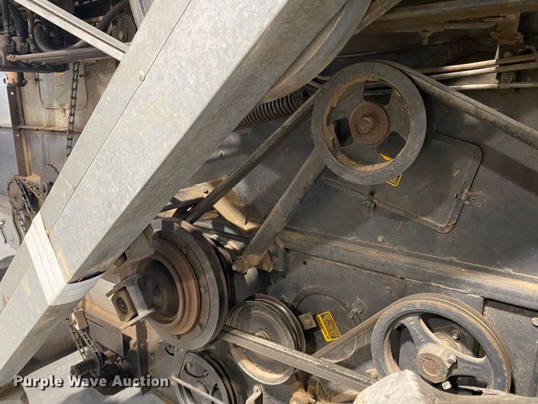 image for item IG9721 1979 Gleaner F2  combine