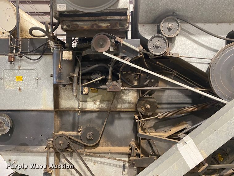 image for item IG9721 1979 Gleaner F2  combine