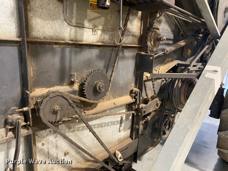 image for item IG9721 1979 Gleaner F2  combine