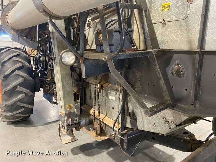 image for item IG9721 1979 Gleaner F2  combine