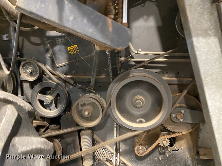 image for item IG9721 1979 Gleaner F2  combine