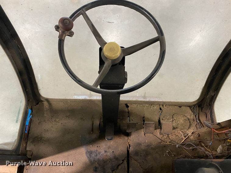 image for item IG9721 1979 Gleaner F2  combine