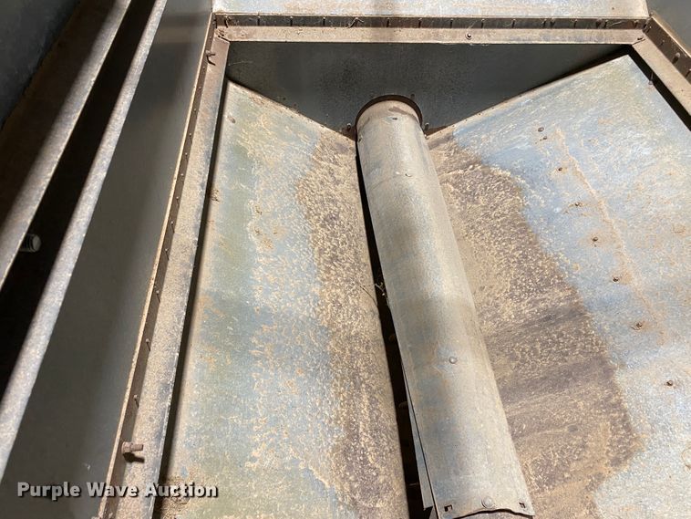 image for item IG9721 1979 Gleaner F2  combine