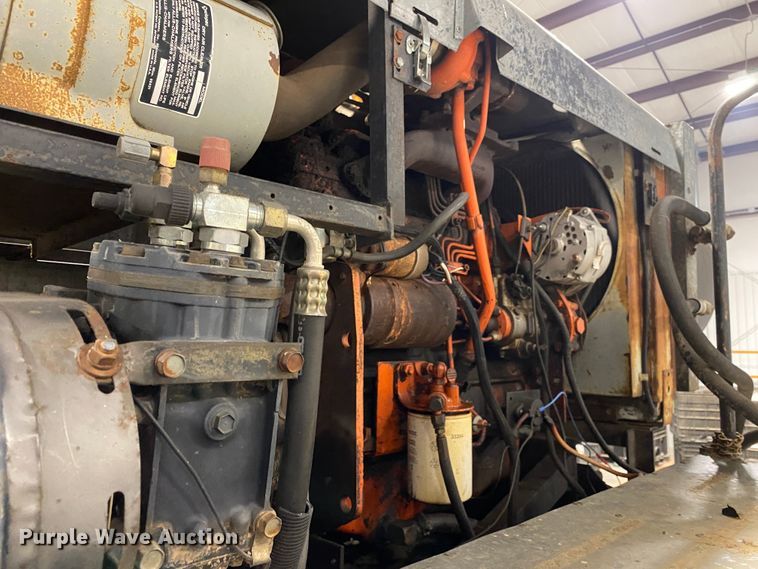 image for item IG9721 1979 Gleaner F2  combine