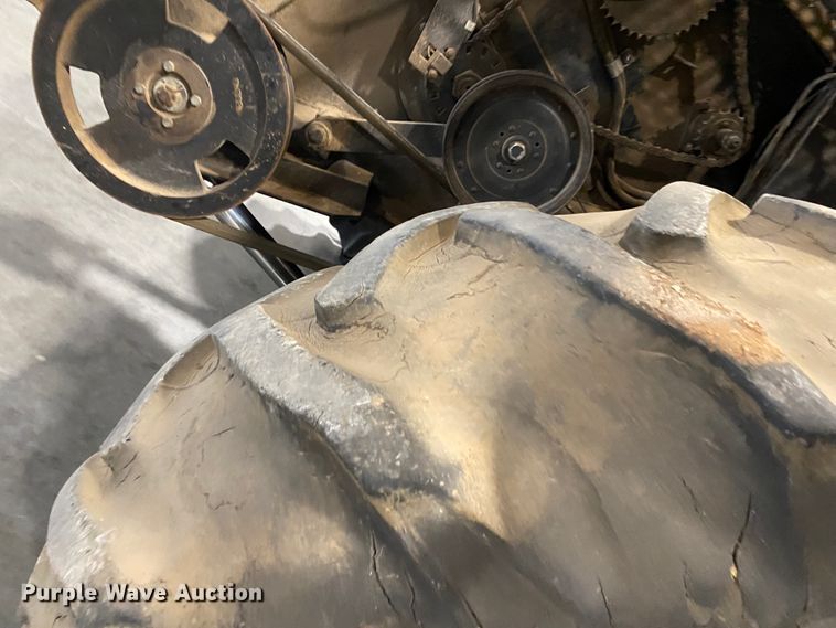 image for item IG9721 1979 Gleaner F2  combine