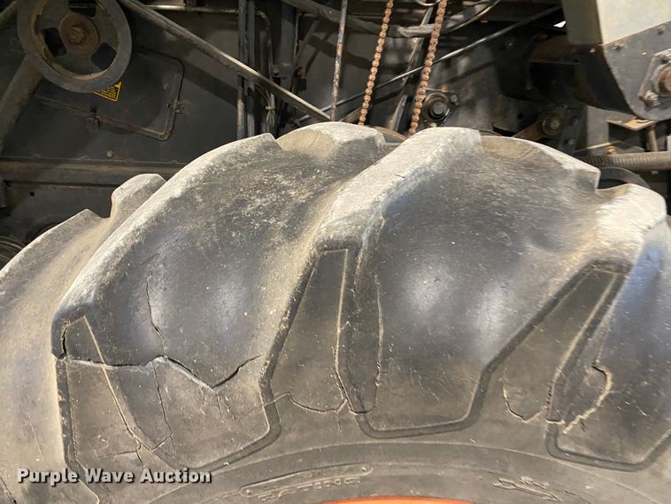 image for item IG9721 1979 Gleaner F2  combine