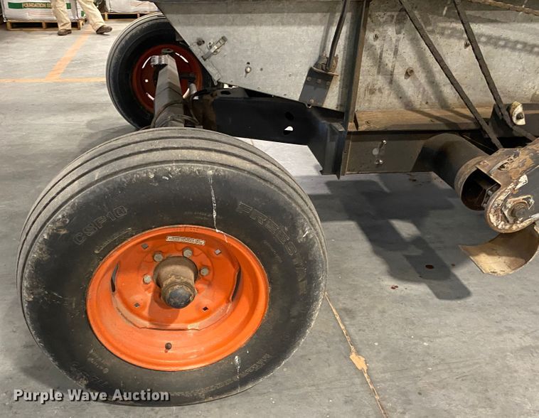 image for item IG9721 1979 Gleaner F2  combine