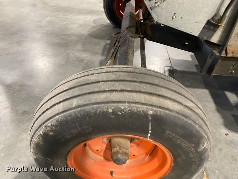 image for item IG9721 1979 Gleaner F2  combine