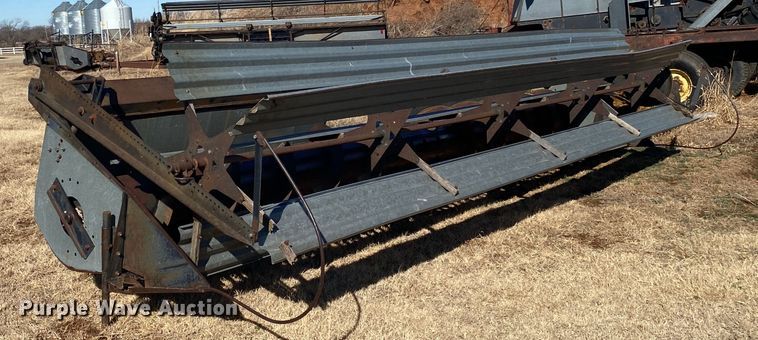 image for item IG9721 1979 Gleaner F2  combine