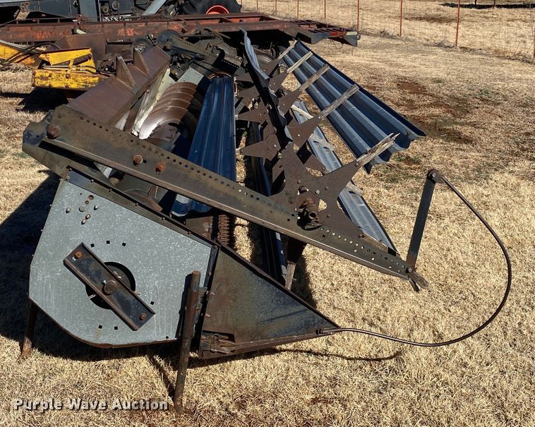 image for item IG9721 1979 Gleaner F2  combine