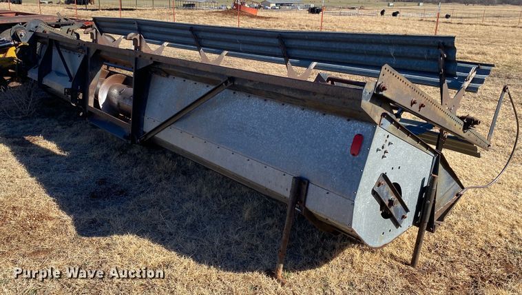 image for item IG9721 1979 Gleaner F2  combine