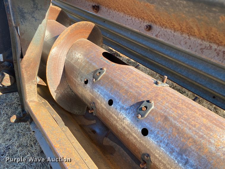 image for item IG9721 1979 Gleaner F2  combine