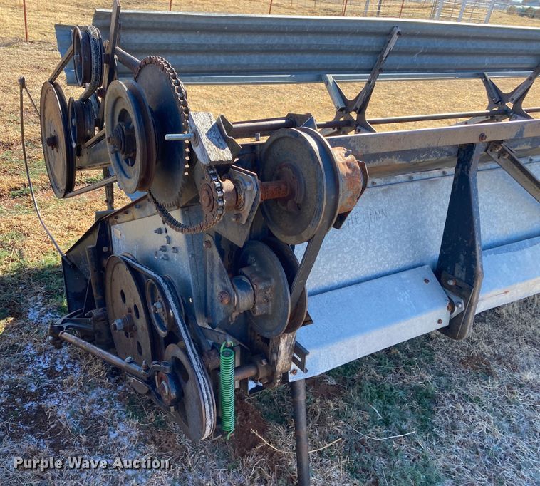 image for item IG9721 1979 Gleaner F2  combine