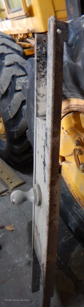 image for item IH9208 B&W gooseneck hitch