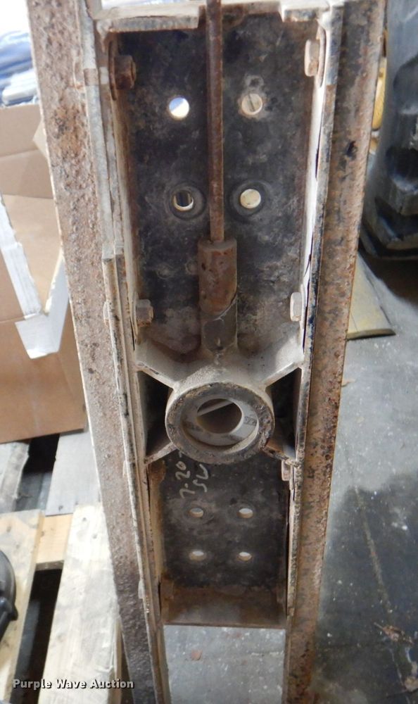 image for item IH9208 B&W gooseneck hitch