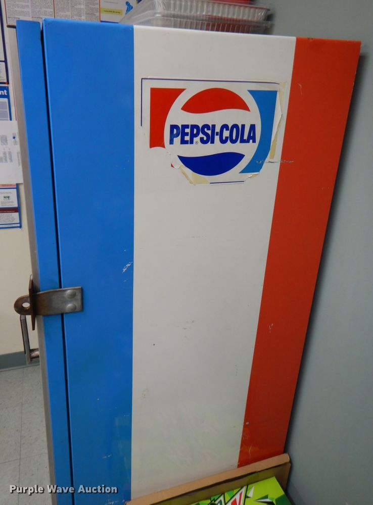 image for item IH9211 Vendolator vending machine