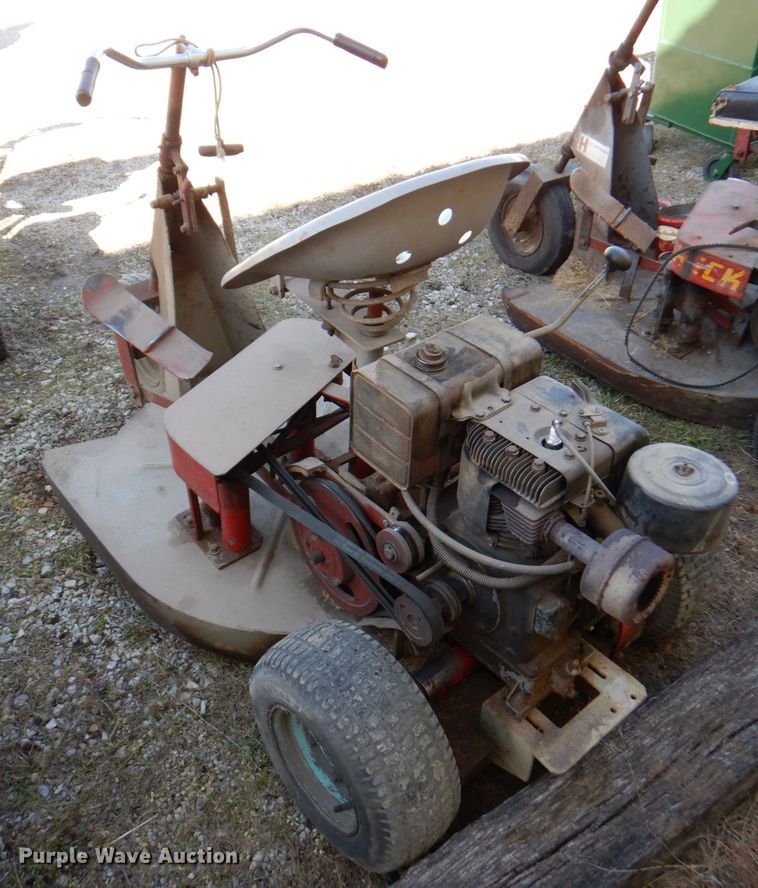 image for item IH9216 Heckendorn 36PV70  lawn mower