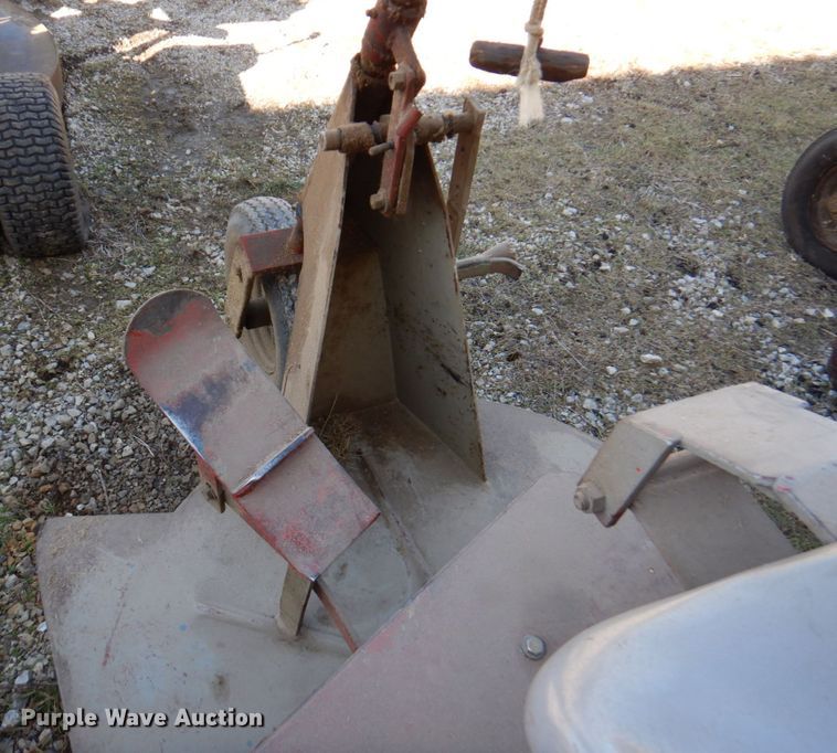 image for item IH9216 Heckendorn 36PV70  lawn mower