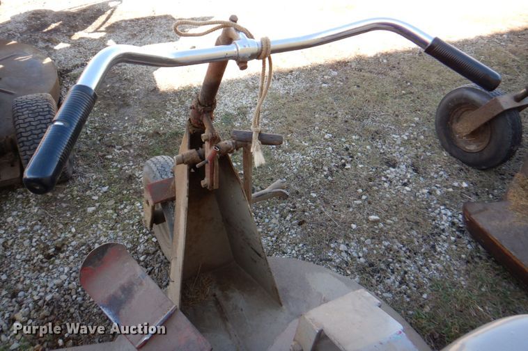 image for item IH9216 Heckendorn 36PV70  lawn mower