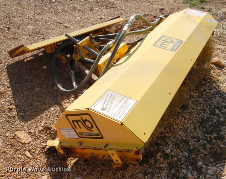 image for item IH9221 MB 60" W skid steer broom