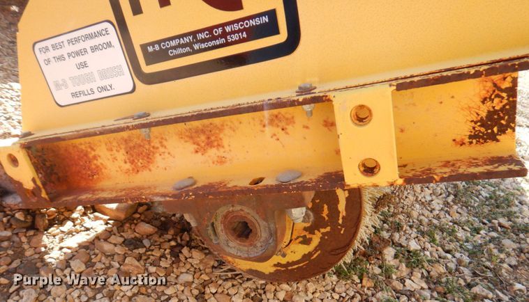 image for item IH9221 MB 60" W skid steer broom