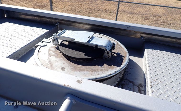 image for item IH9553 2019 Mauldin MPS 3500  oil distributor bed