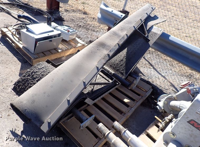 image for item IH9553 2019 Mauldin MPS 3500  oil distributor bed