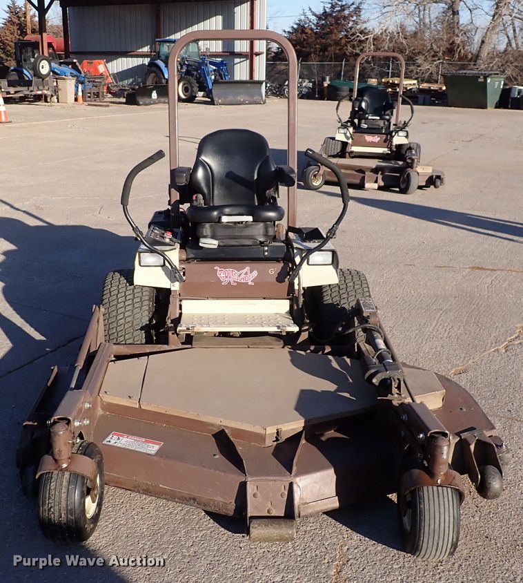 930D ZTR lawn mower in Newton, KS Item IH9605 sold Purple Wave