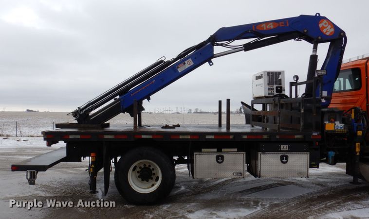image for item IM9779 2012 International WorkStar 7400  crane truck