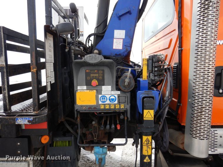 image for item IM9779 2012 International WorkStar 7400  crane truck