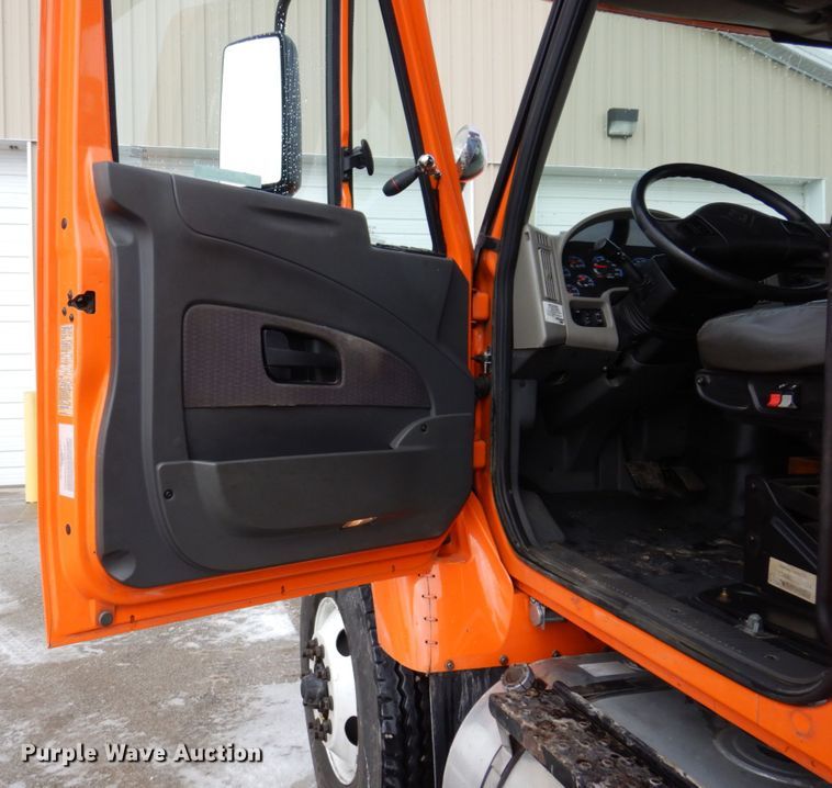 image for item IM9779 2012 International WorkStar 7400  crane truck