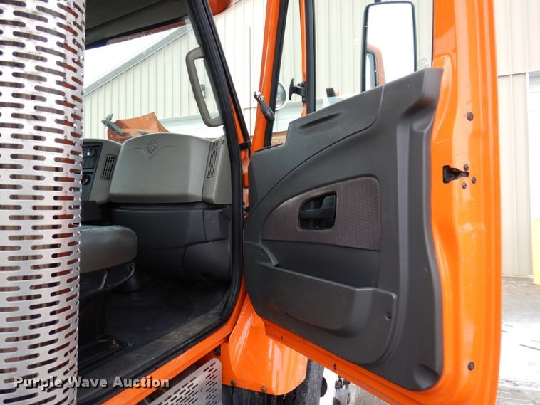 image for item IM9779 2012 International WorkStar 7400  crane truck