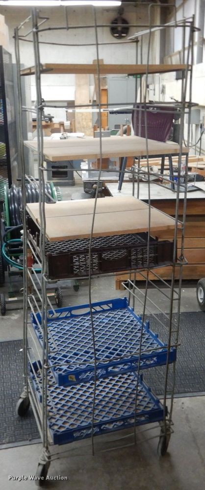 image for item IU9794 Bread rack cart