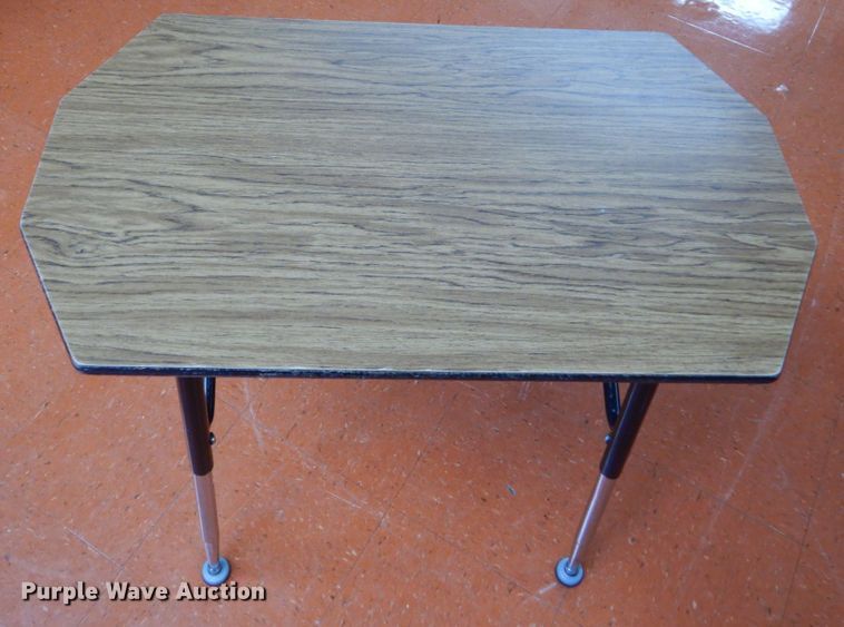 image for item IU9805 (40) desks